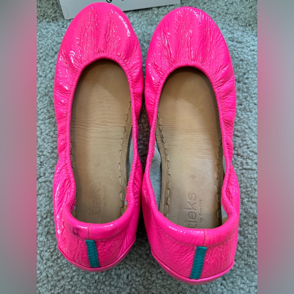 Pop Pink Tieks